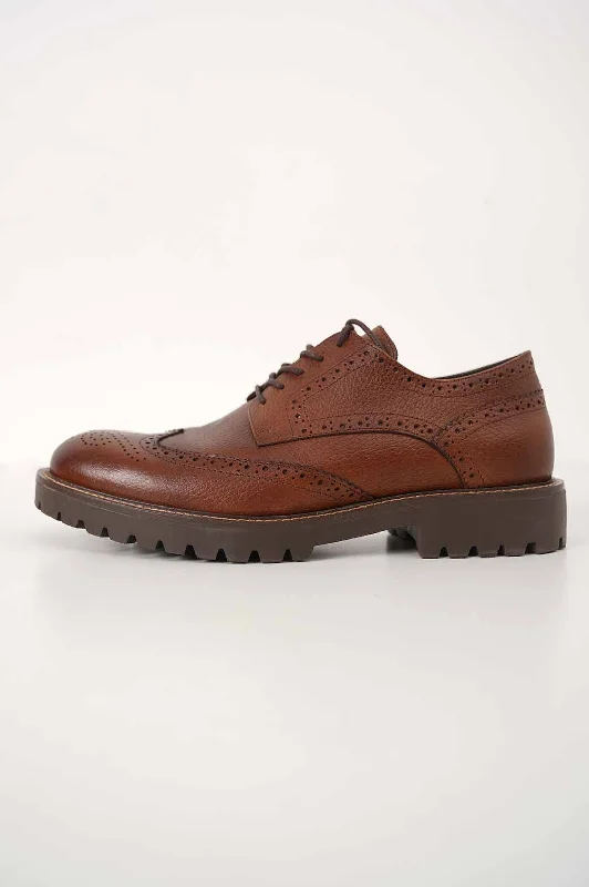 LOW-TOP LEATHER BROGUES